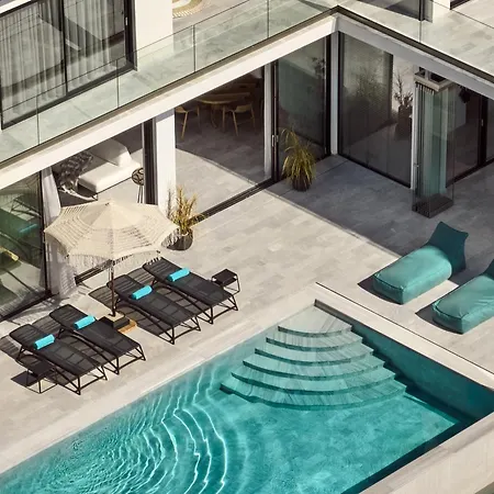 4-bedroom Private Sea View & Swimming Pool *