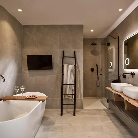 4-bedroom Private Sea View & Swimming Pool Villa Laganász