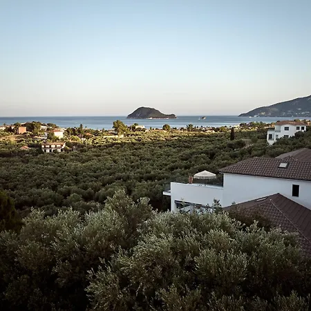 4-bedroom Private Sea View & Swimming Pool Laganas