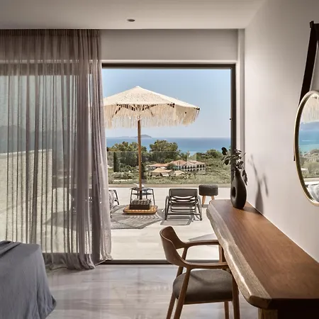 4-bedroom Private Sea View & Swimming Pool