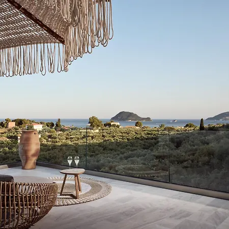4-bedroom Private Sea View & Swimming Pool Villa *