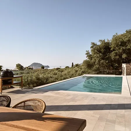 4-bedroom Private Sea View & Swimming Pool * Laganász